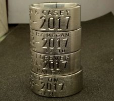 Beveled edge single line date only men’s titanium wedding ring